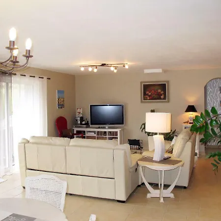 Holiday Home L'Oustaou - Caq130