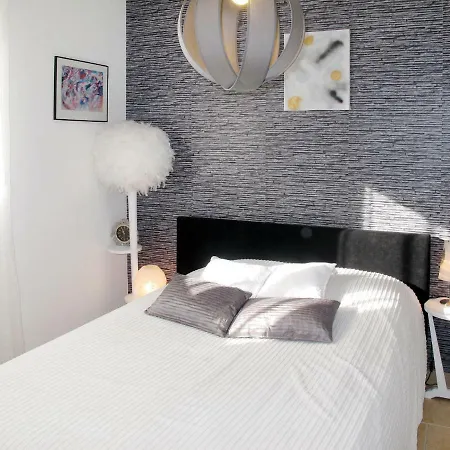 Holiday Home L'Oustaou - Caq130